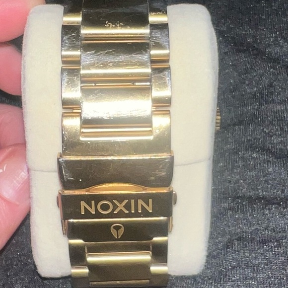 Nixon Gold 51-30 Watch! - Picture 6 of 6
